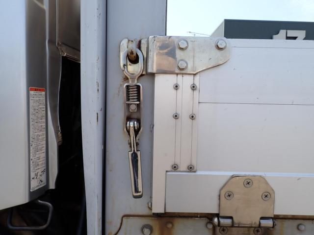 HINO DUTRO 2020 Image 31