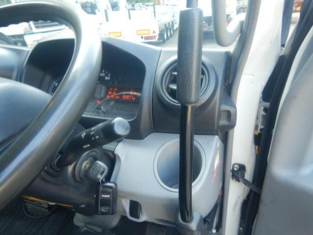 HINO DUTRO 2015 Image 31