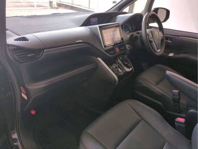 TOYOTA ESQUIRE 2015 Image 31