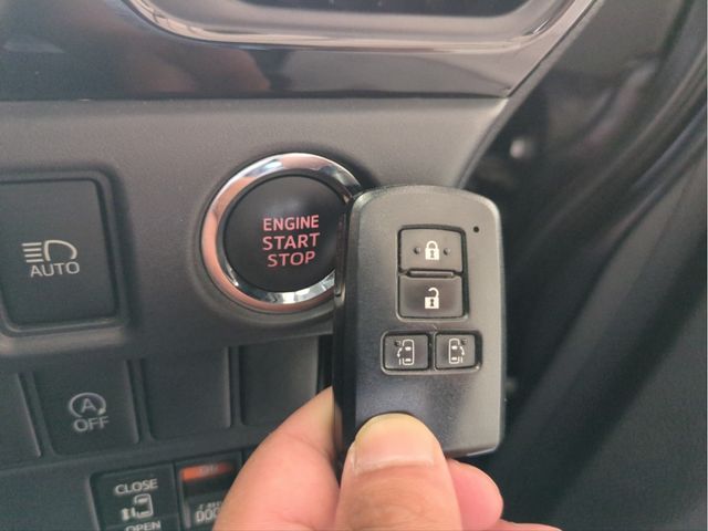 TOYOTA ESQUIRE 2015 Image 31