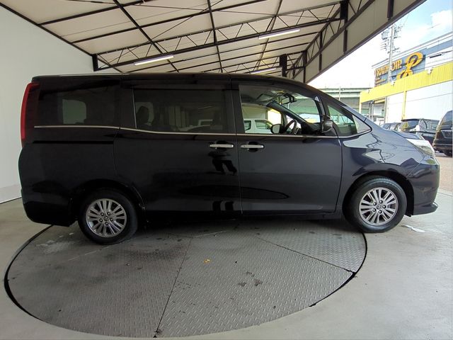 TOYOTA ESQUIRE 2015 Image 31