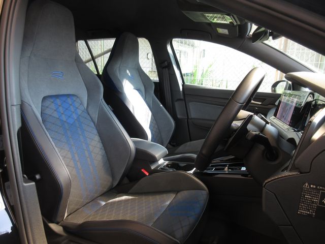 VOLKSWAGEN GOLF R VA 2024 Image 31