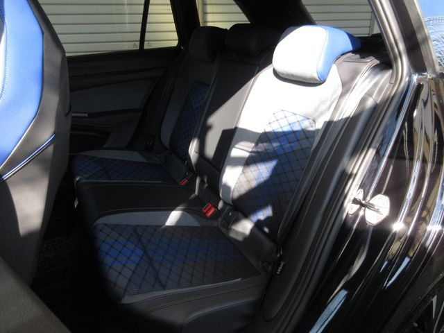 VOLKSWAGEN GOLF R VA 2024 Image 31