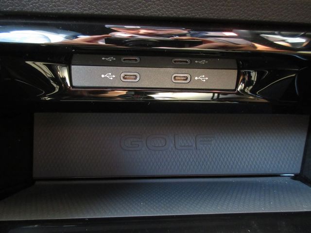VOLKSWAGEN GOLF R VA 2024 Image 31