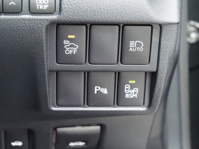 TOYOTA LEXUS RC300H 2020 Image 31