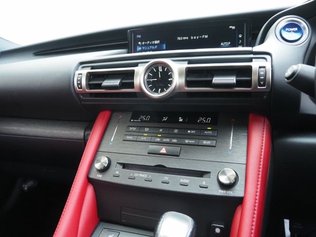 TOYOTA LEXUS RC300H 2020 Image 31