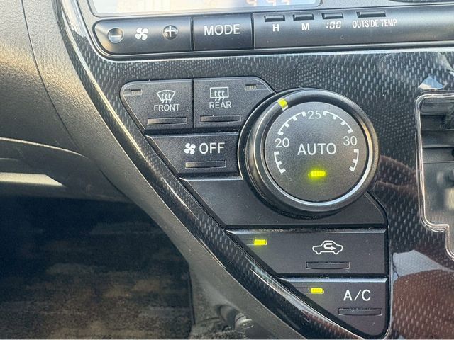 TOYOTA ISIS 2014 Image 31