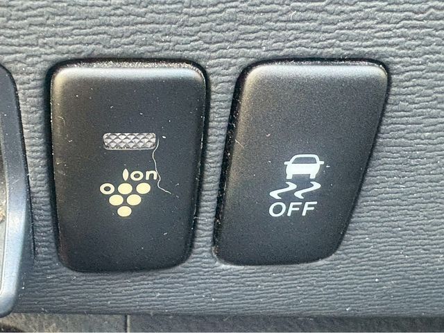 TOYOTA ISIS 2014 Image 31