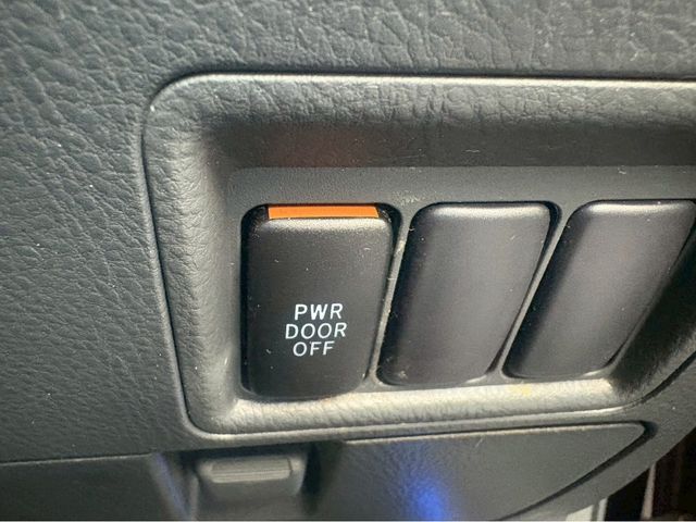 TOYOTA ISIS 2014 Image 31