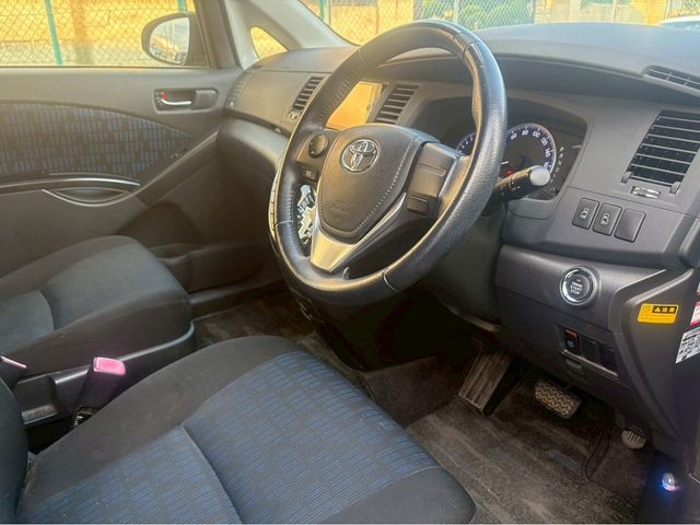 TOYOTA ISIS 2014 Image 31