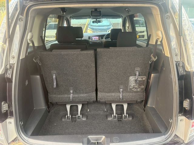 TOYOTA ISIS 2014 Image 31