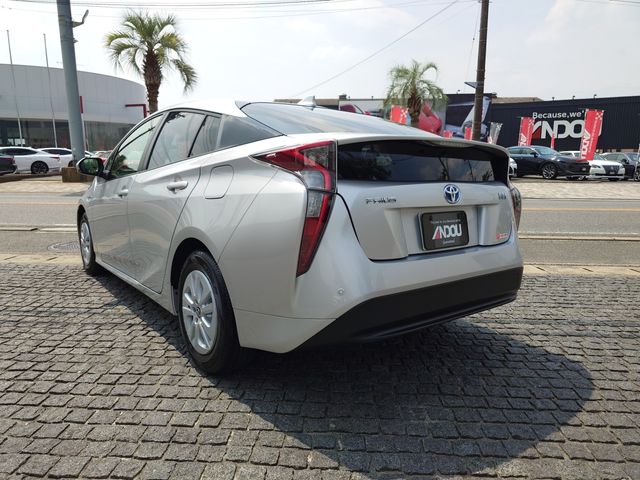 TOYOTA PRIUS 2018 Image 31