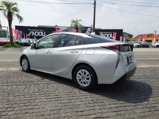 TOYOTA PRIUS 2018 Image 31