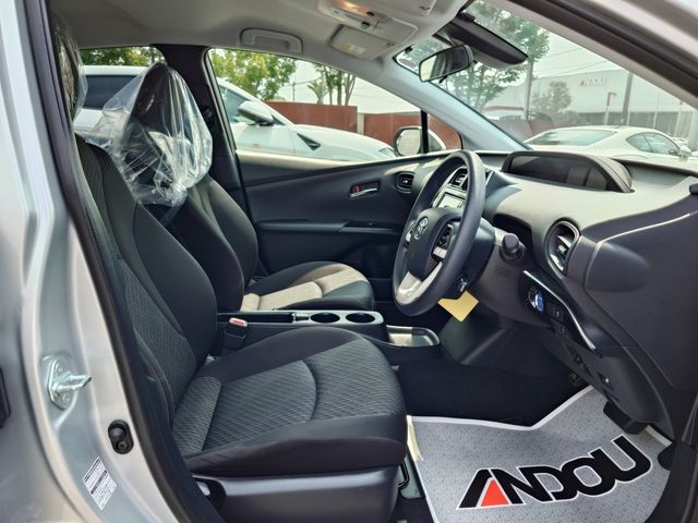 TOYOTA PRIUS 2018 Image 31