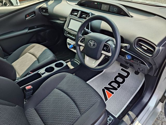 TOYOTA PRIUS 2018 Image 31