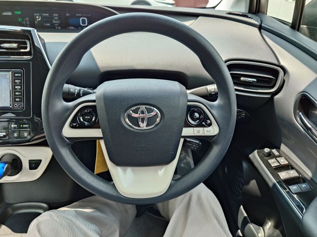 TOYOTA PRIUS 2018 Image 31