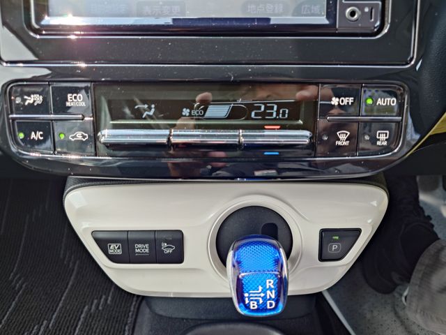 TOYOTA PRIUS 2018 Image 31