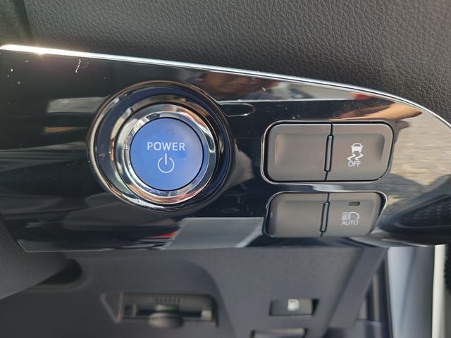 TOYOTA PRIUS 2018 Image 31