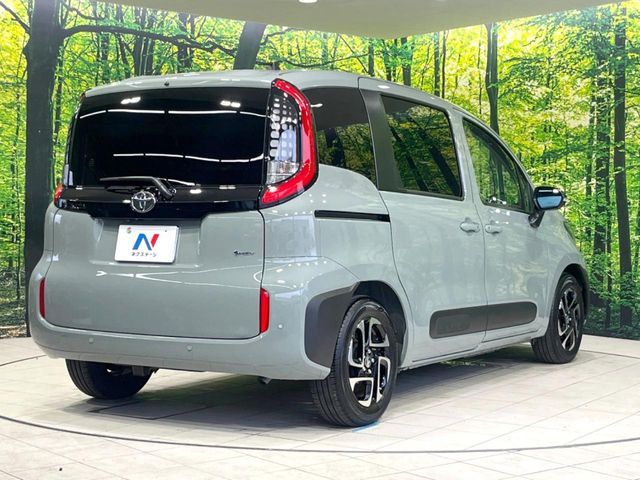 TOYOTA SIENTA HYBRID 2024 Image 31