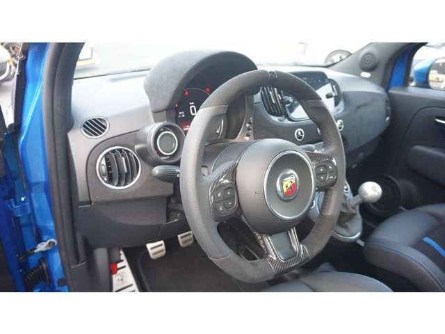 FIAT ABARTH 695 2023 Image 31