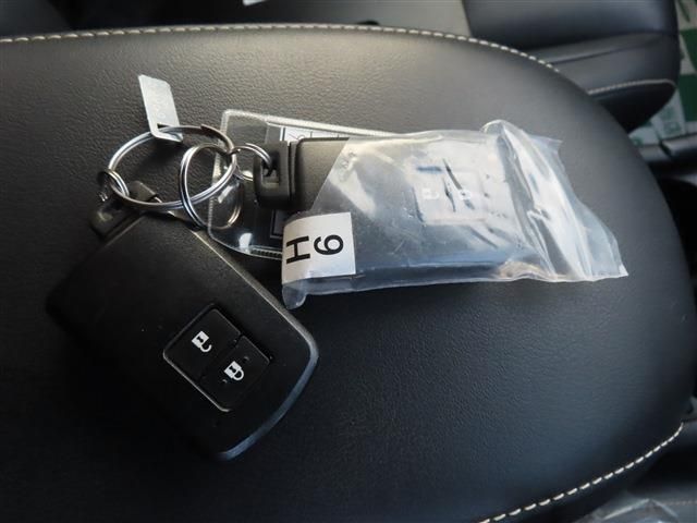 TOYOTA HARRIER HYBRID 2015 Image 31