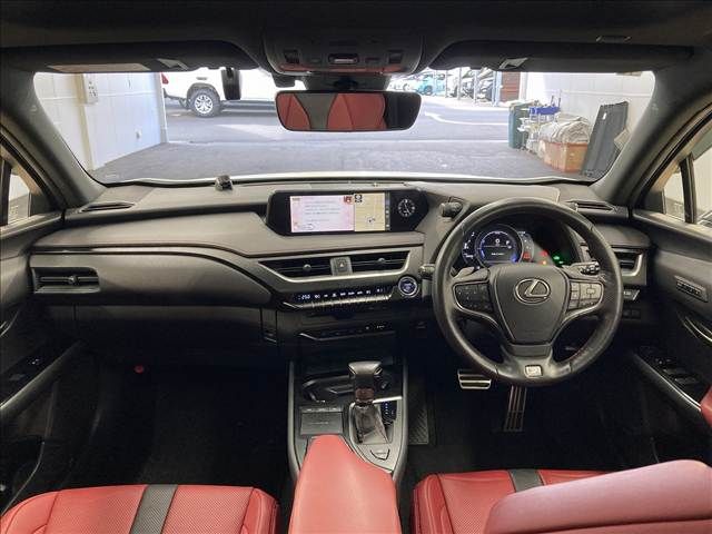 TOYOTA LEXUS UX250H 2018 Image 31