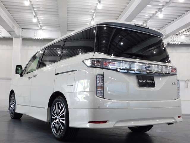 NISSAN ELGRAND 2018 Image 31