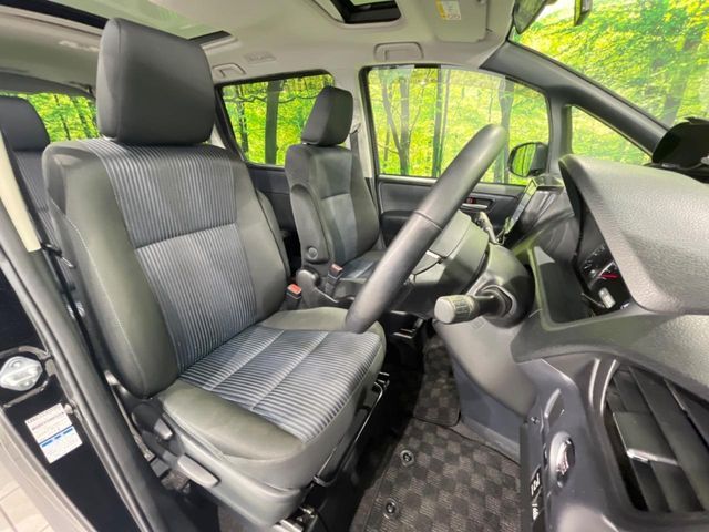 TOYOTA VOXY 4WD 2015 Image 31