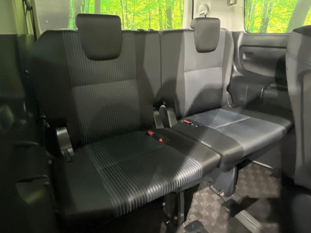 TOYOTA VOXY 4WD 2015 Image 31