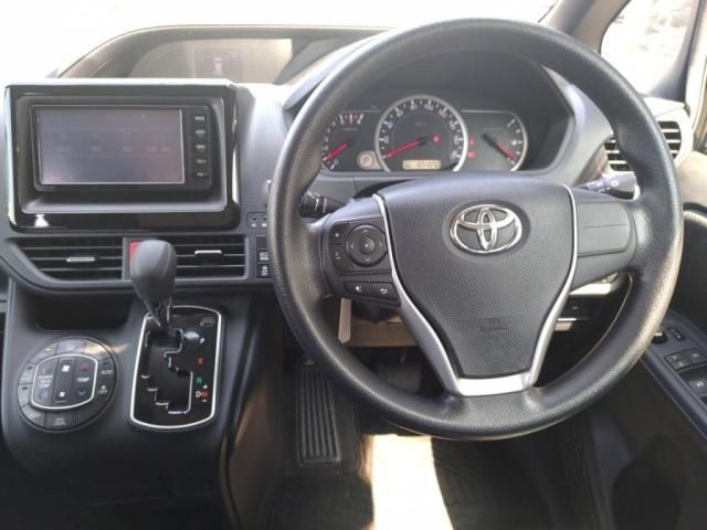 TOYOTA NOAH 2015 Image 31