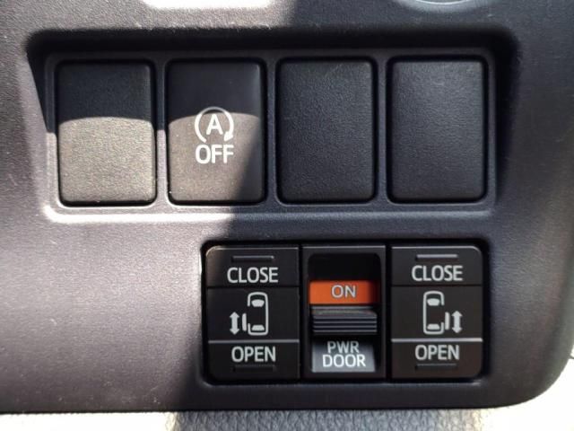 TOYOTA NOAH 2015 Image 31