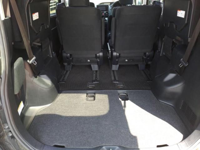 TOYOTA NOAH 2015 Image 31