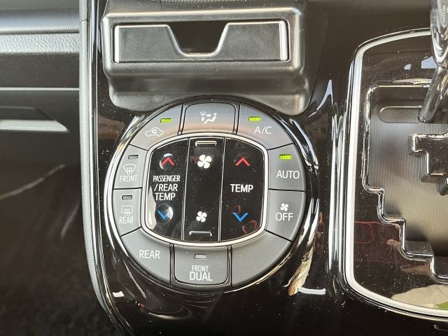 TOYOTA NOAH 2020 Image 31