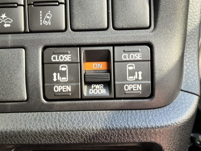 TOYOTA NOAH 2020 Image 31