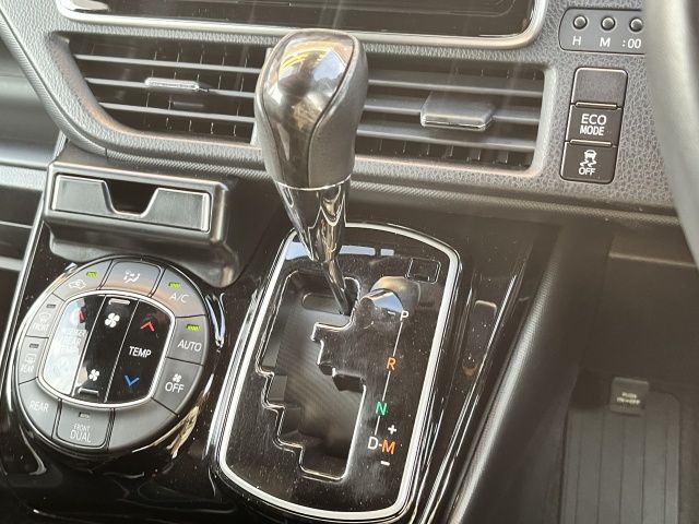 TOYOTA NOAH 2020 Image 31