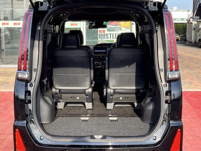 TOYOTA NOAH 2020 Image 31