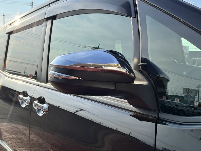 TOYOTA NOAH 2020 Image 31