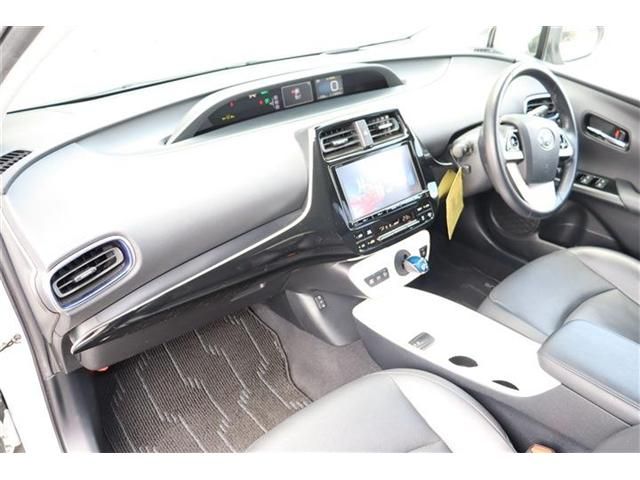 TOYOTA PRIUS 2016 Image 31