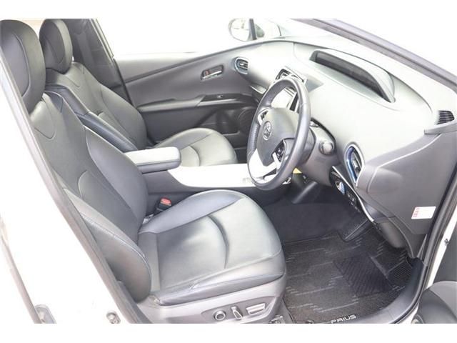 TOYOTA PRIUS 2016 Image 31