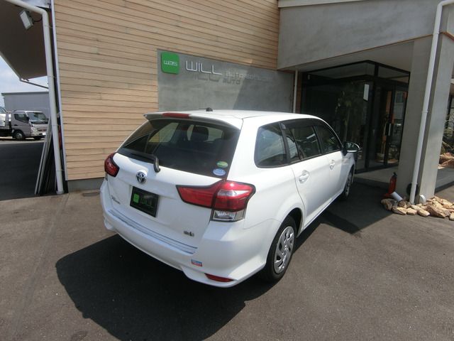TOYOTA COROLLA FIELDER HYBR 2018 Image 31