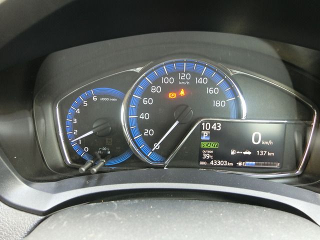 TOYOTA COROLLA FIELDER HYBR 2018 Image 31