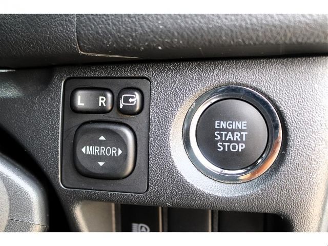 TOYOTA HIACE VAN 2WD 2019 Image 31