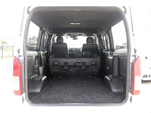 TOYOTA HIACE VAN 2WD 2019 Image 31