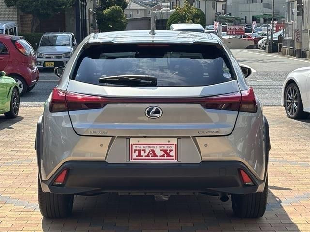 TOYOTA LEXUS UX250H 2020 Image 31