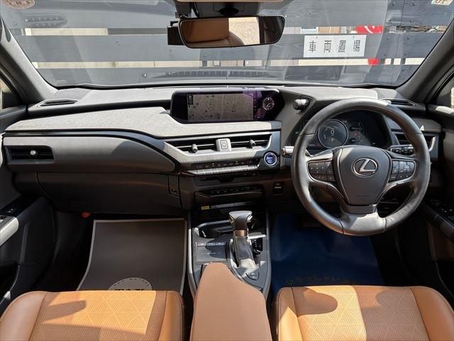 TOYOTA LEXUS UX250H 2020 Image 31