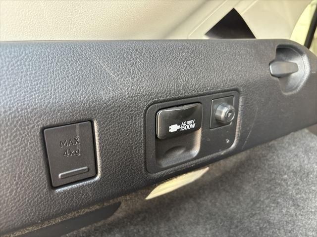 TOYOTA LEXUS UX250H 2020 Image 31