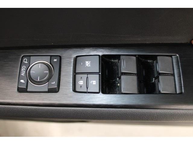 TOYOTA LEXUS UX250H 2018 Image 31