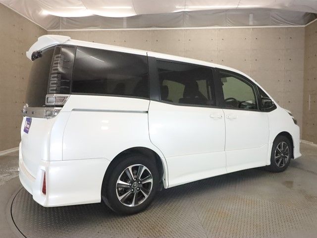 TOYOTA VOXY 2018 Image 31