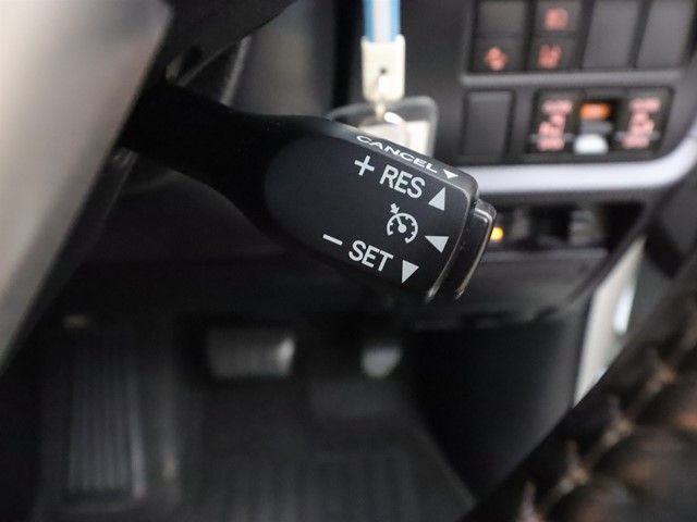 TOYOTA VOXY 2018 Image 31