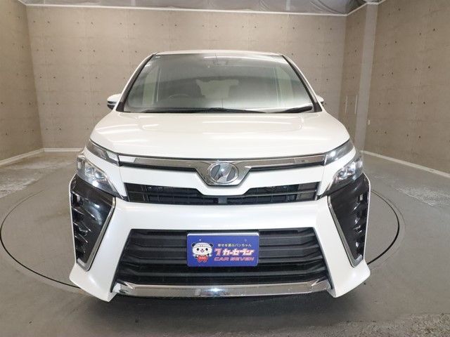 TOYOTA VOXY 2018 Image 31